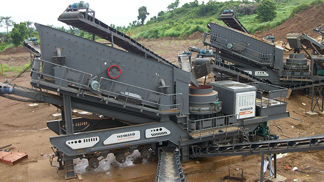 Mobile crushing plant